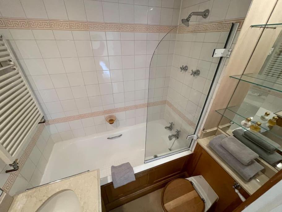Circus Mews Townhouse:2 Beds:2 En-Suite Baths:Parking:City Centre:Quiet Area Eksteriør billede