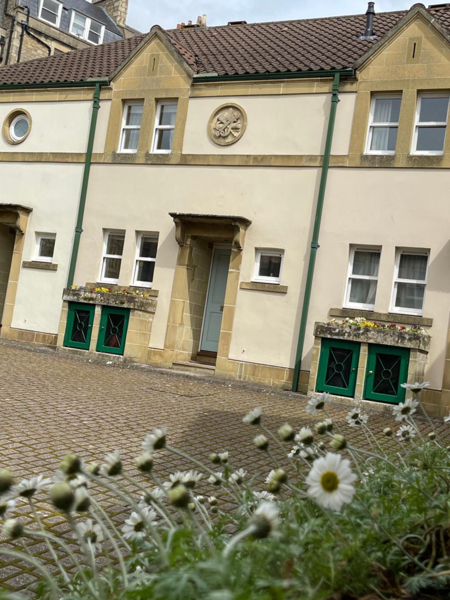 Circus Mews Townhouse:2 Beds:2 En-Suite Baths:Parking:City Centre:Quiet Area Eksteriør billede
